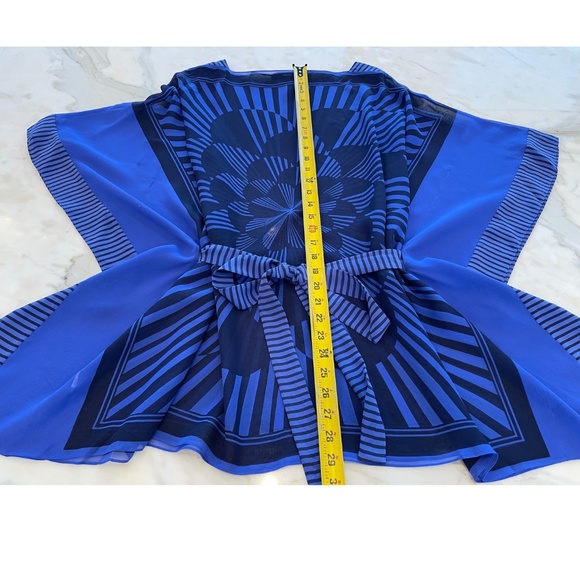 BCBG BLUE BLACK BELTED PONCHO TOP SIZE XS NWOTS! - Picture 13 of 16